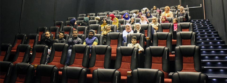 فعاليات حضورالسينما تجمع اللاجئين و سكان سلطان بيلي